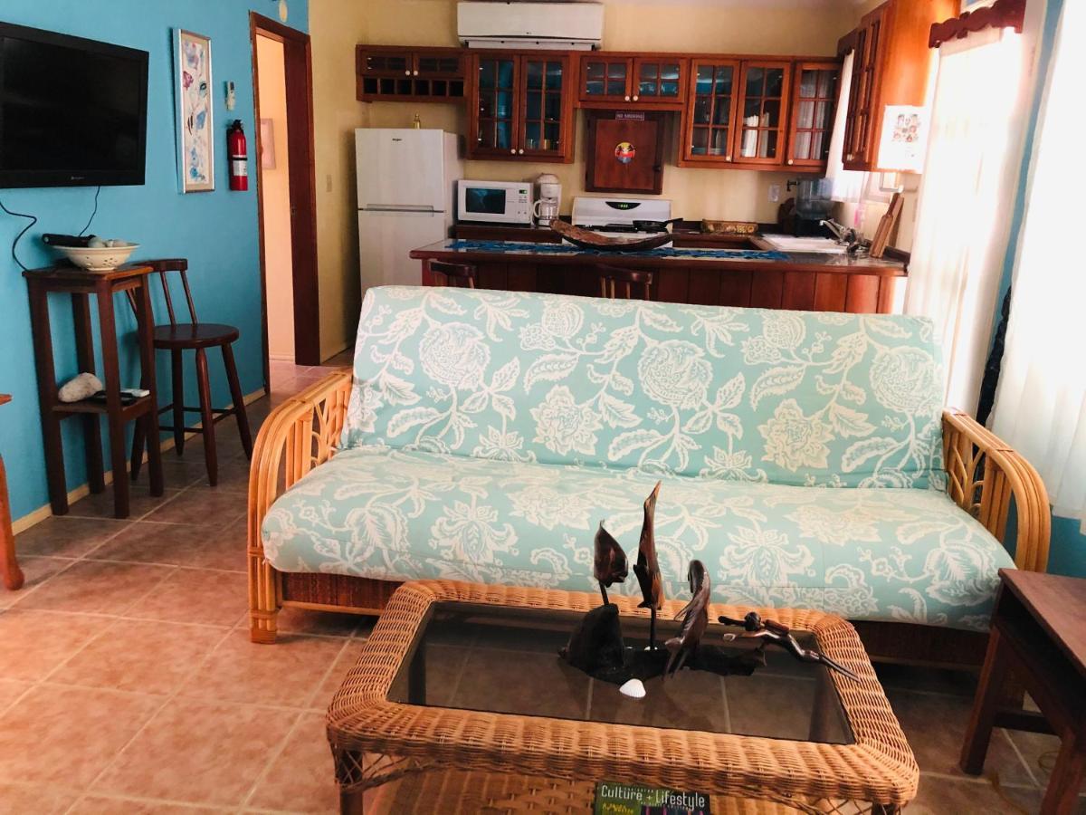 Coral Cove Inn Maya Beach Extérieur photo
