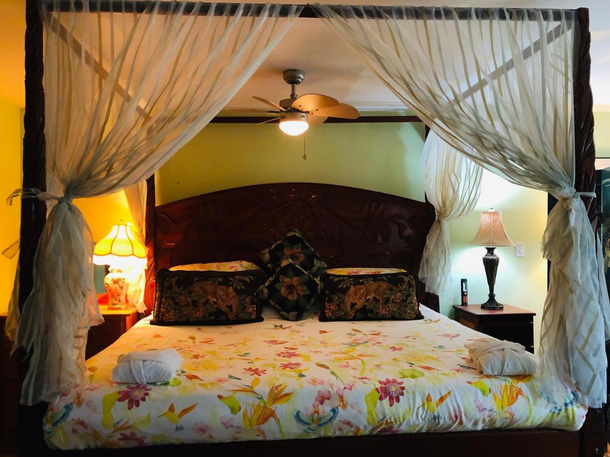 Coral Cove Inn Maya Beach Extérieur photo
