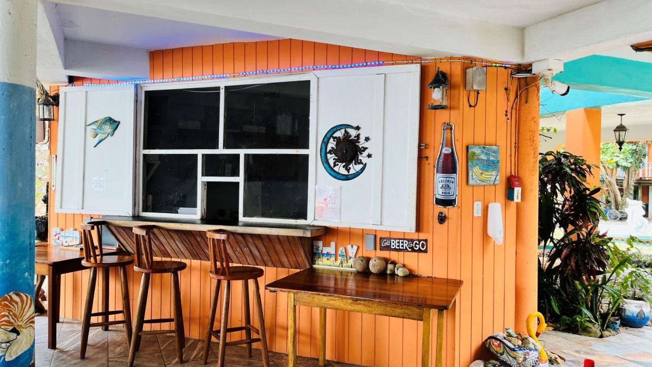 Coral Cove Inn Maya Beach Extérieur photo