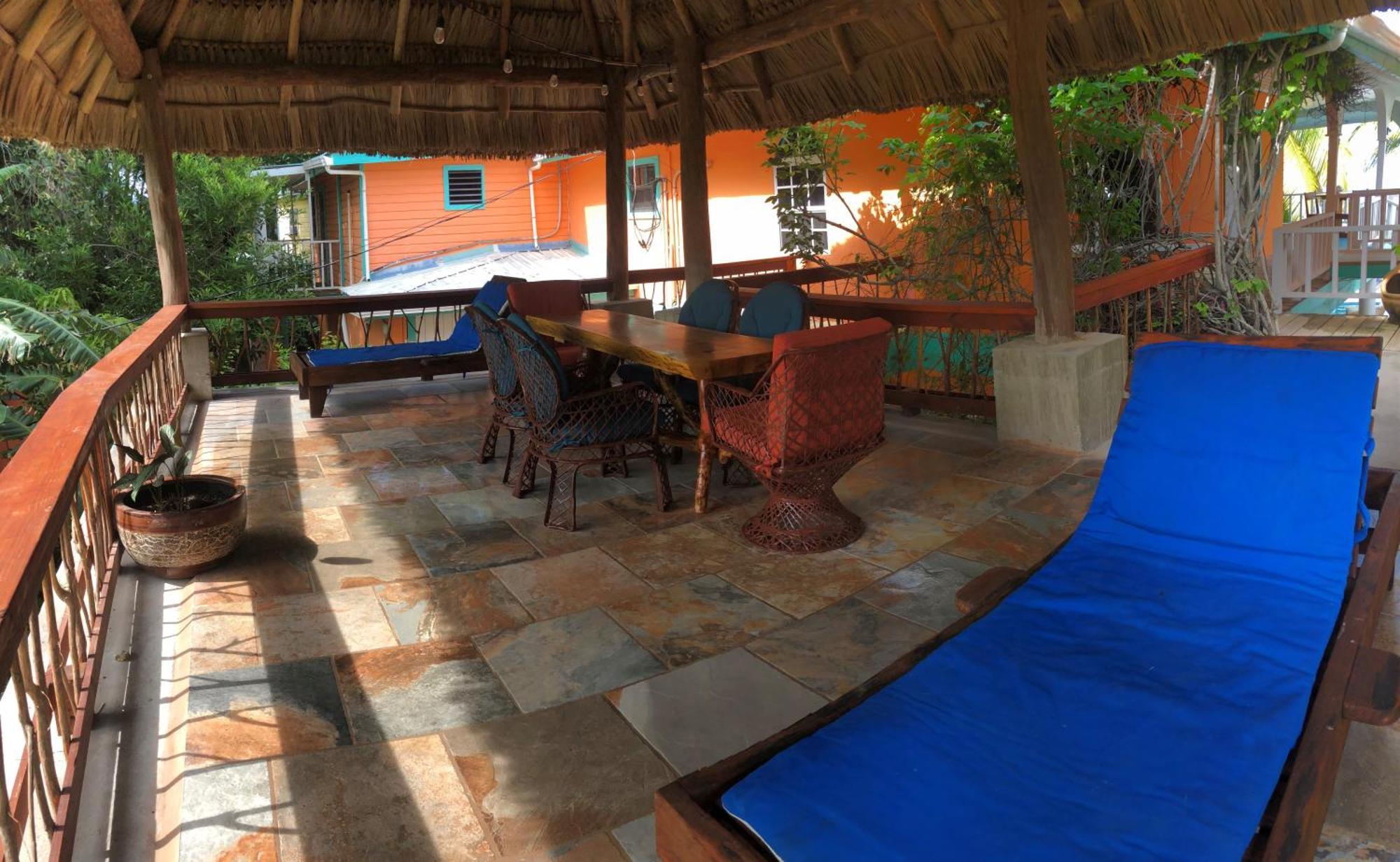 Coral Cove Inn Maya Beach Extérieur photo